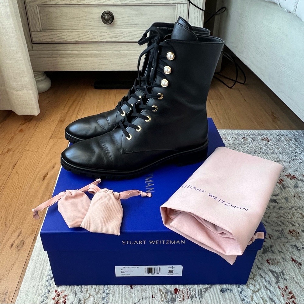 Stuart Weitzman Laine Pearl Leather Combat Boot black 37.5 7